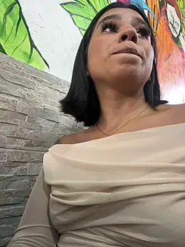 AlyssaRay webcam