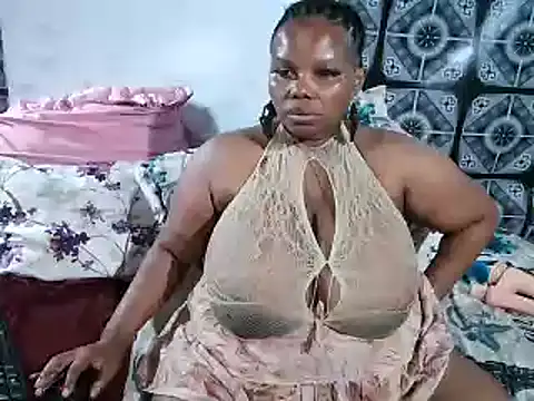 Candiyliciousxx webcam