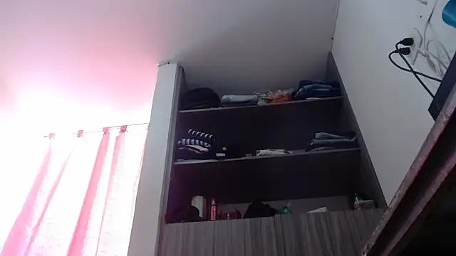 nicolle_milf1978 webcam