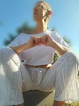 Emma_Milf25 webcam