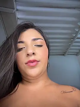 Isaa-Sweet webcam