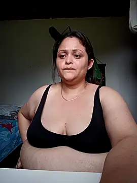 Julieta_BBW webcam