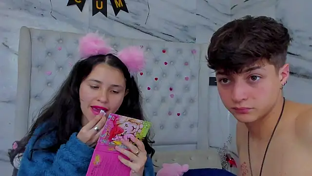 Ari_and_Storm webcam