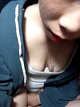 uyen-gogo webcam