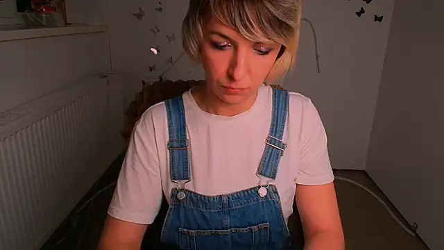 Lana_Foxyy webcam