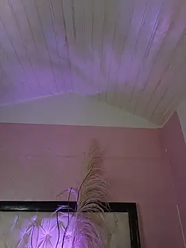 Emily_Roussee webcam
