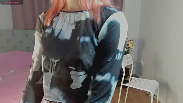 August_female webcam