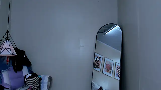 Alina_Valmont webcam