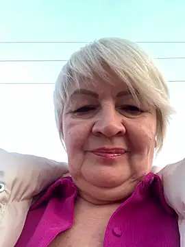 Laura_Miillf webcam