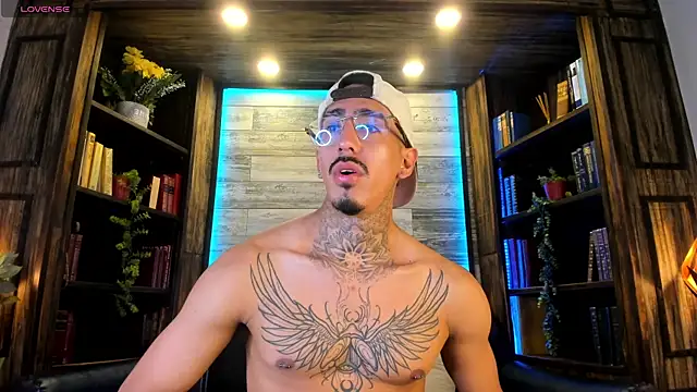 Donovan_Desmond webcam