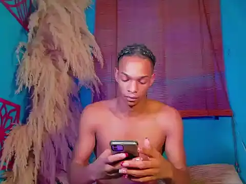 Raven_kiss webcam