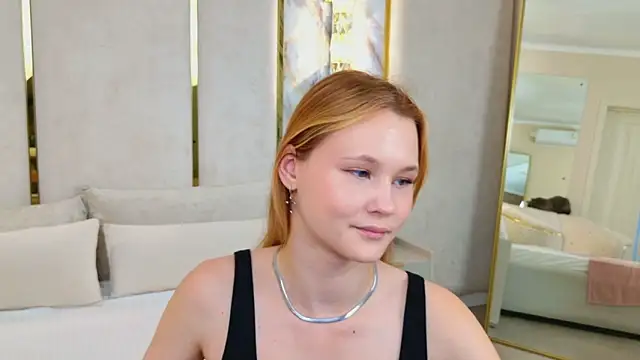 AmeliRoyse webcam