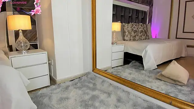 naylagrey - NaylaGrey's free webcam - UK Sex Cams