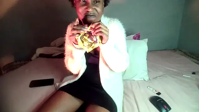blueyxxx - BlueyXxX's free webcam - UK Sex Cams