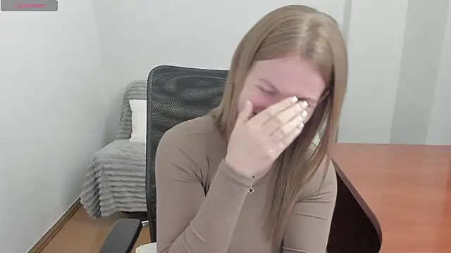 Alisha_Skyes webcam