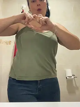 Naira_Dan webcam
