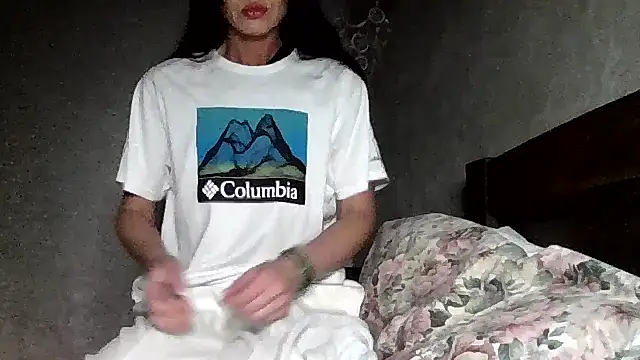JulianaGold1 webcam