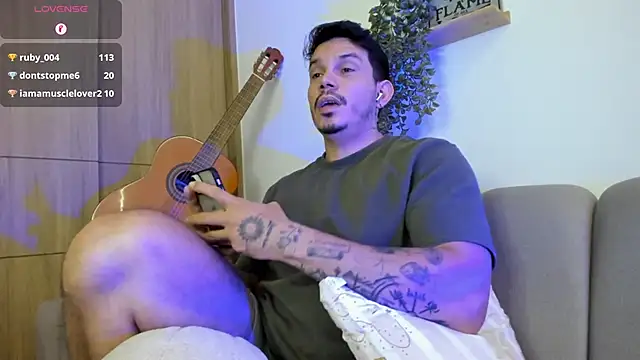 alejandro_stark webcam