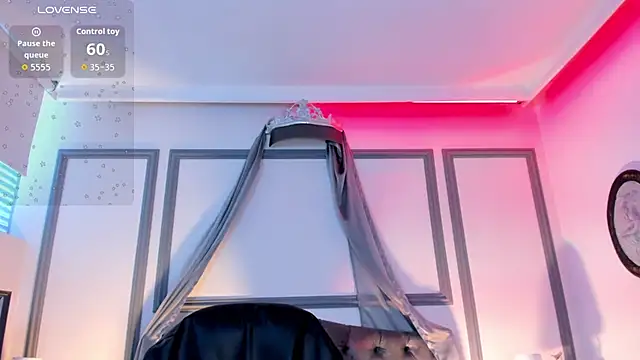 Tiffany_Low webcam