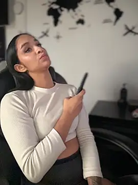 Isabella-Teen webcam