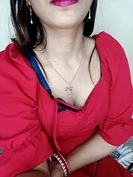Webcam Model (xpihu)  is live.Free join now!