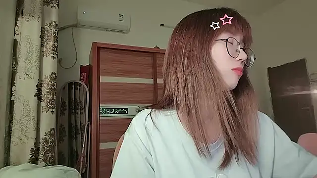 Lili_666 webcam