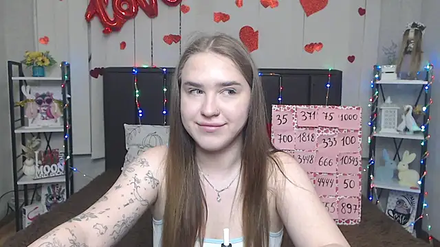 LauraHlot webcam