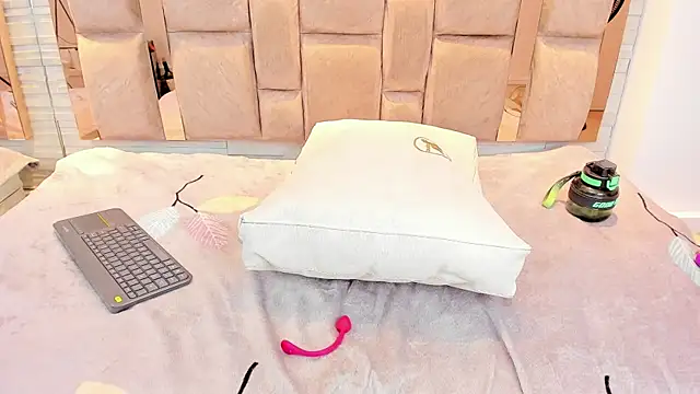 pocahontas_pow webcam