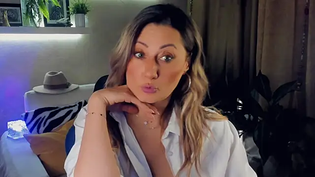 SarahAlluring webcam