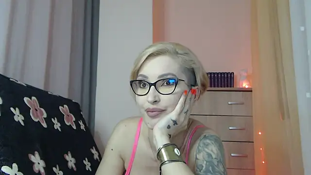 JADAPink___ webcam