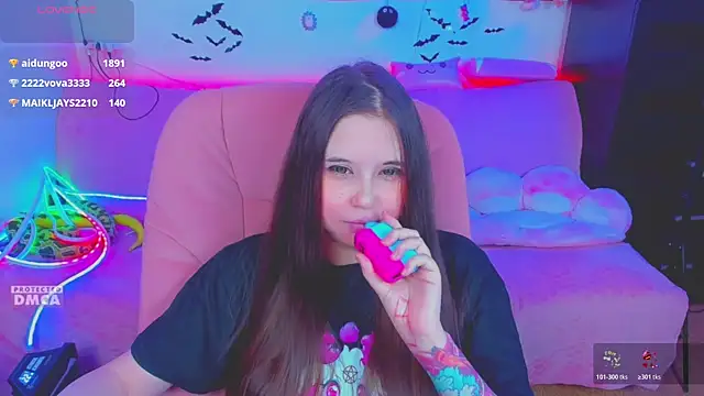Lolisuccub webcam