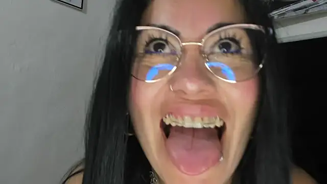 Tania_mature webcam