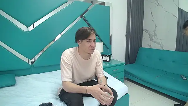 _Miaaleon webcam