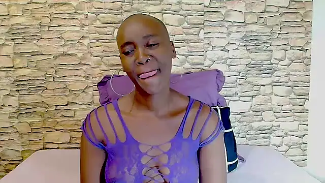 EbonyOlive69 webcam
