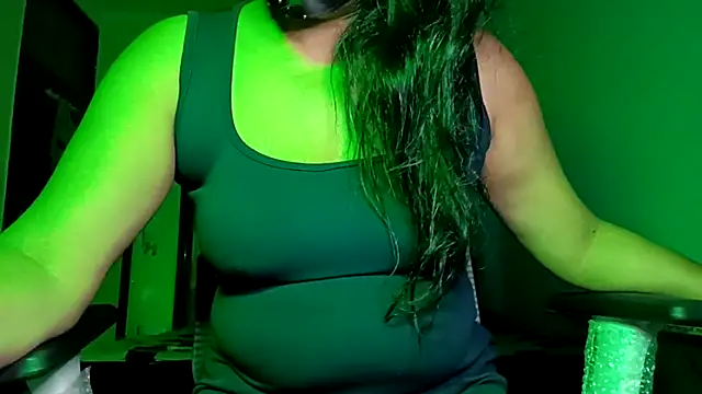 YourDesi_Laila_ webcam