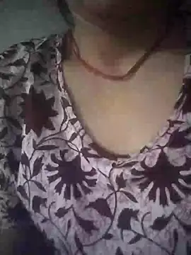 Julilodhi8695 webcam