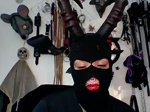 FeticheMacabre webcam