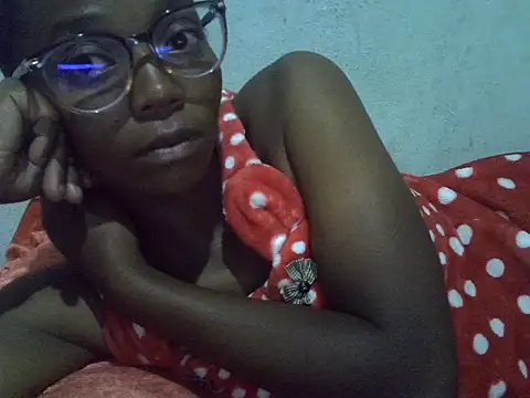 ElianeHot webcam