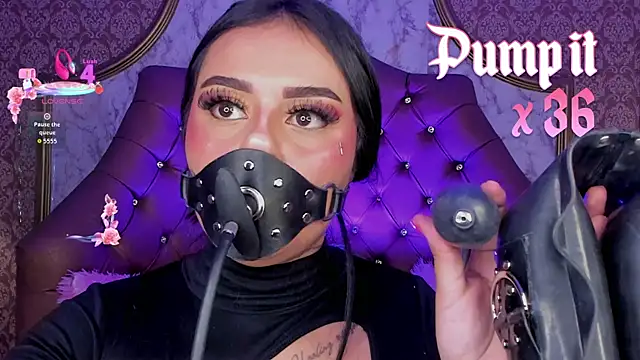 SoffiQueen webcam