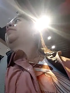 Laura-Hernandez webcam