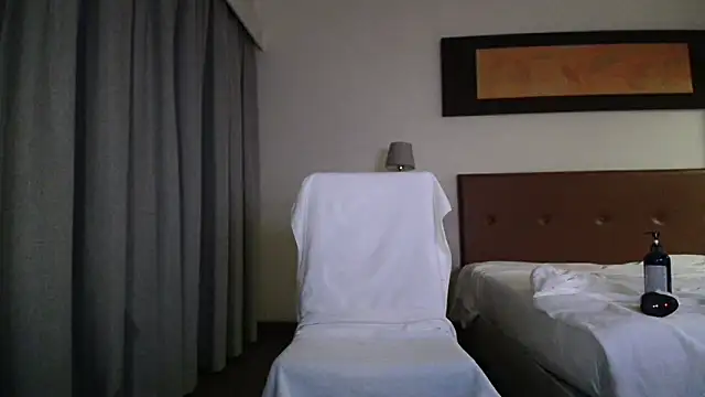 Reneta_Rebekka_Lopez webcam