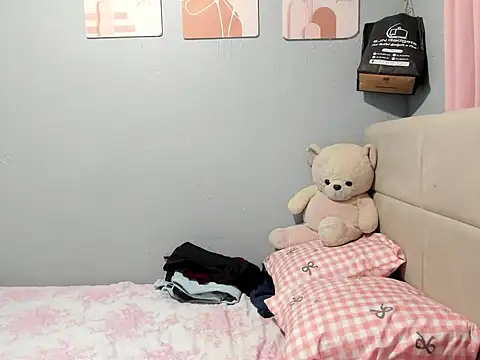 Anne_the_virgin webcam