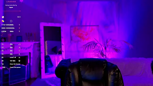 Lindsi_Luvviv webcam