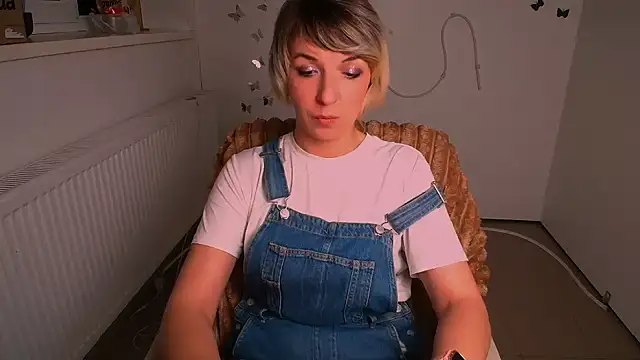 Lana_Foxyy webcam