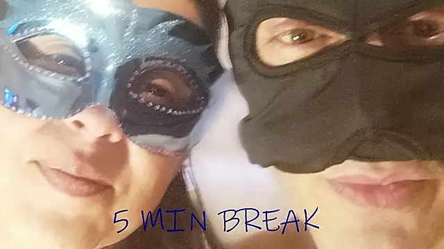 MaskCouple_1 webcam