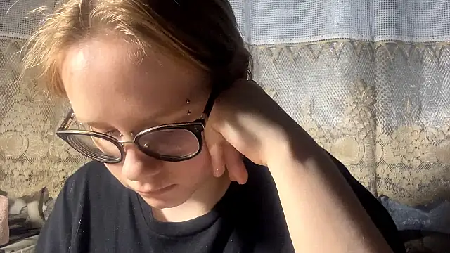 KrystenHoye webcam