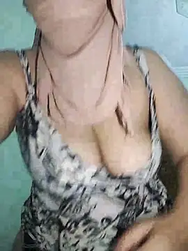 Nazouha_123 webcam