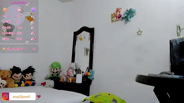 Amy_jones77 webcam