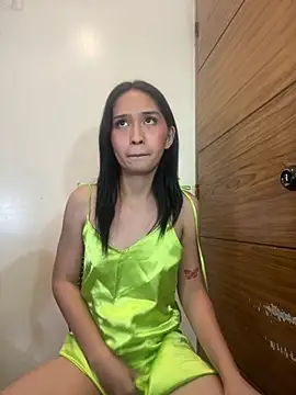 goddess_athena69 (T teen) - CUM IN PUBLIC