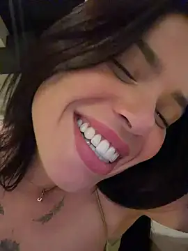 Rafaellaz Live Webcam on Stripchat